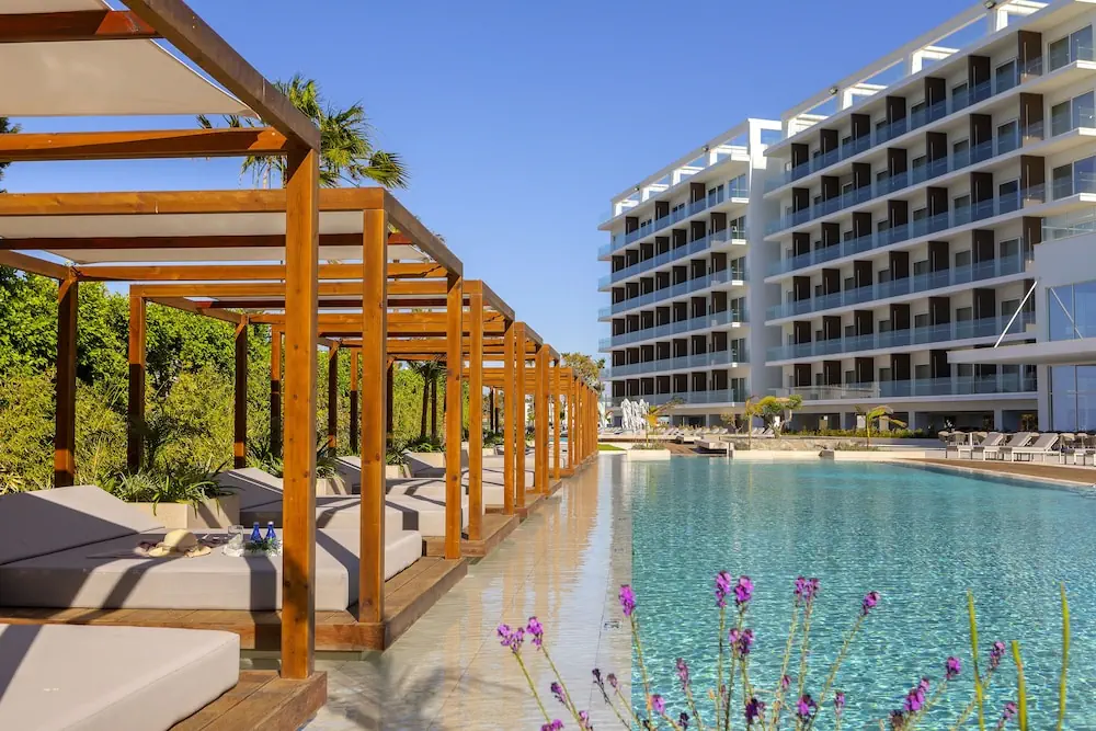 HOTEL: Chrysomare Beach Hotel and Resort