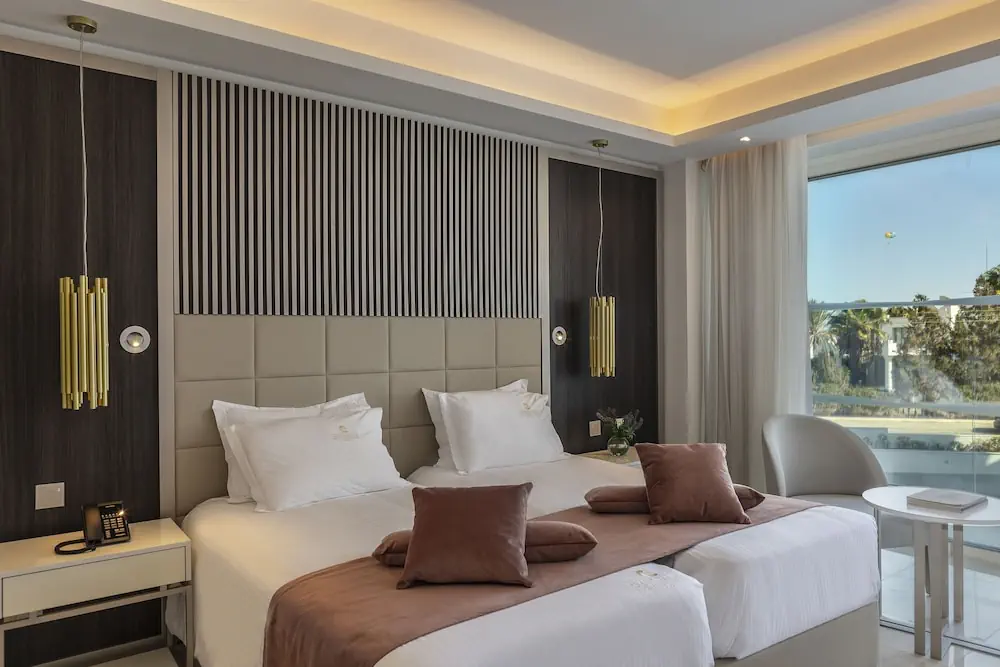 HOTEL: Chrysomare Beach Hotel and Resort