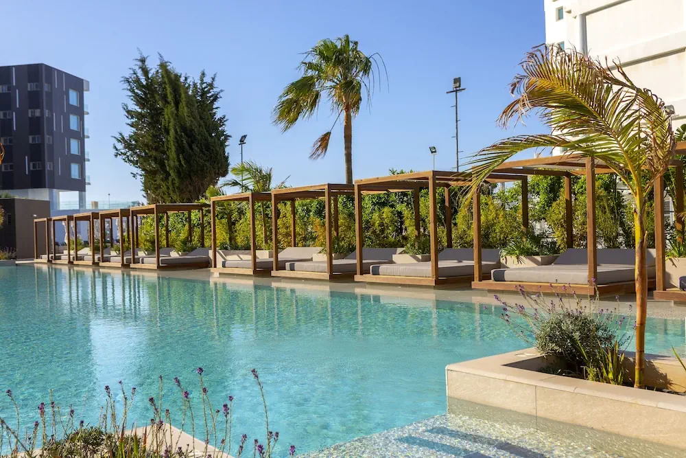 HOTEL: Chrysomare Beach Hotel and Resort