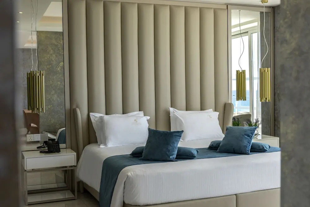 HOTEL: Chrysomare Beach Hotel and Resort