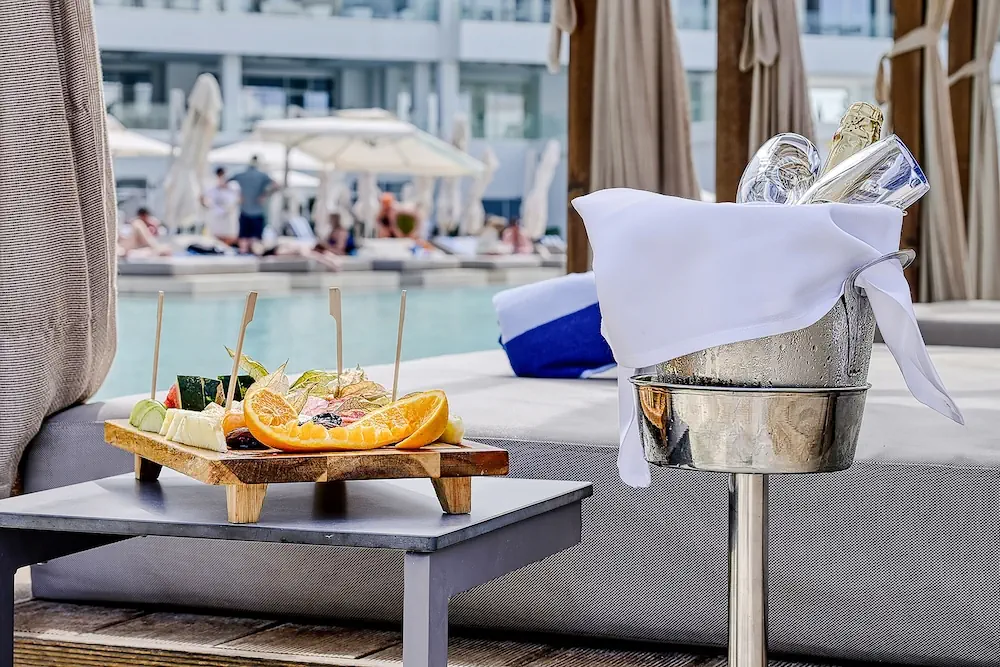 HOTEL: Chrysomare Beach Hotel and Resort