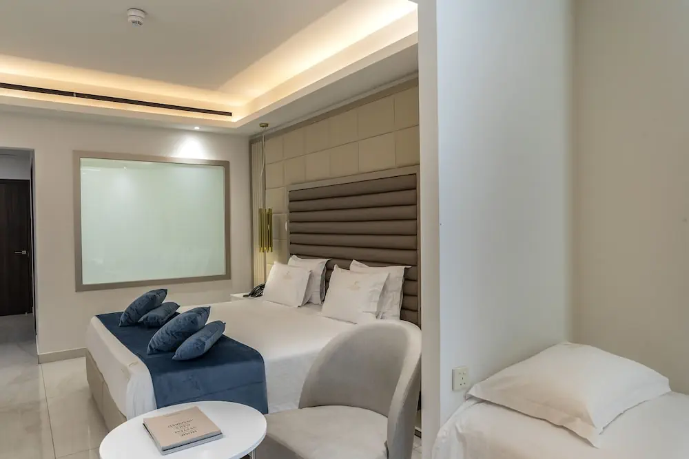 HOTEL: Chrysomare Beach Hotel and Resort