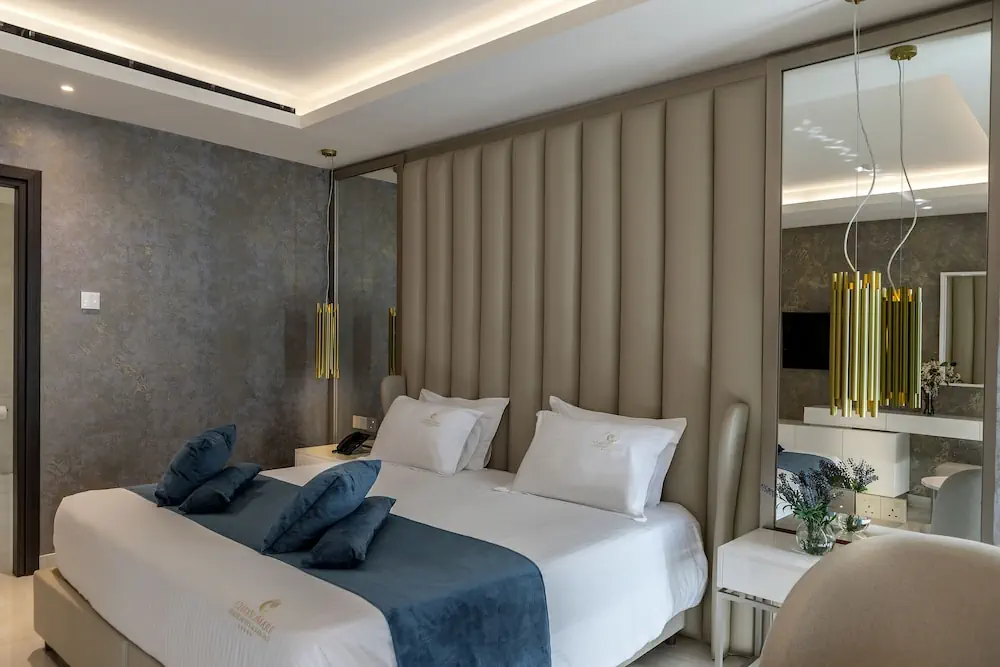 HOTEL: Chrysomare Beach Hotel and Resort