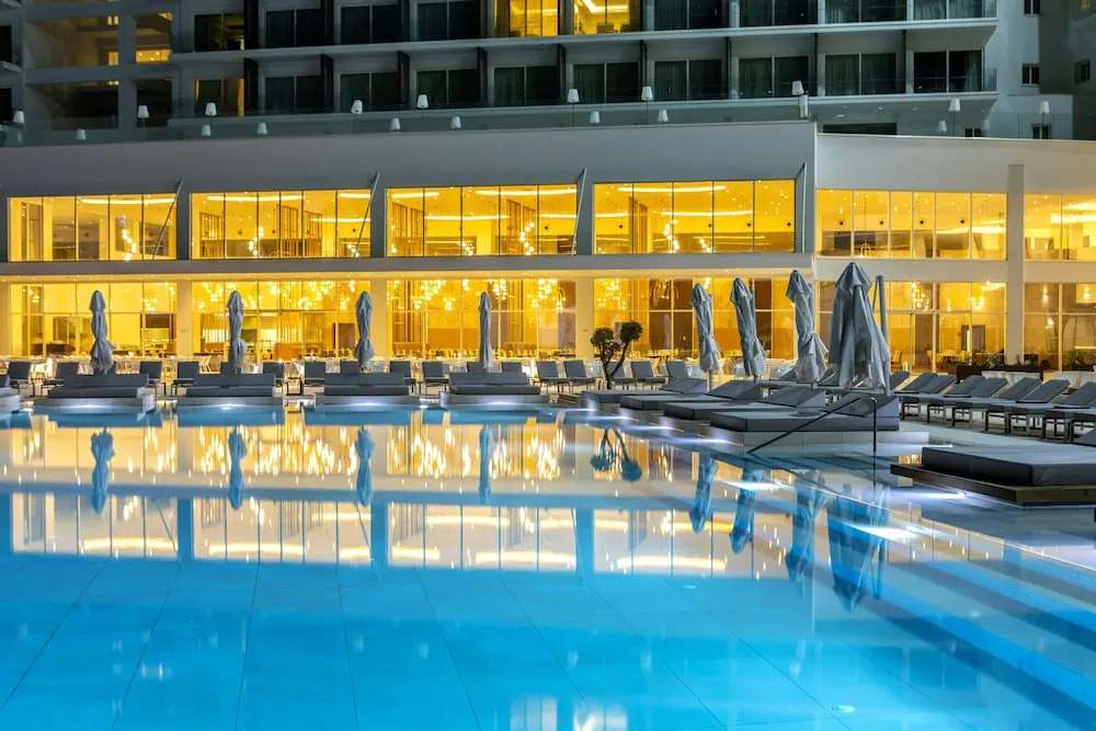 HOTEL: Chrysomare Beach Hotel and Resort