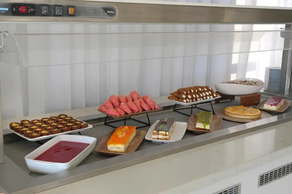 HOTEL: Nelia Sea Breeze