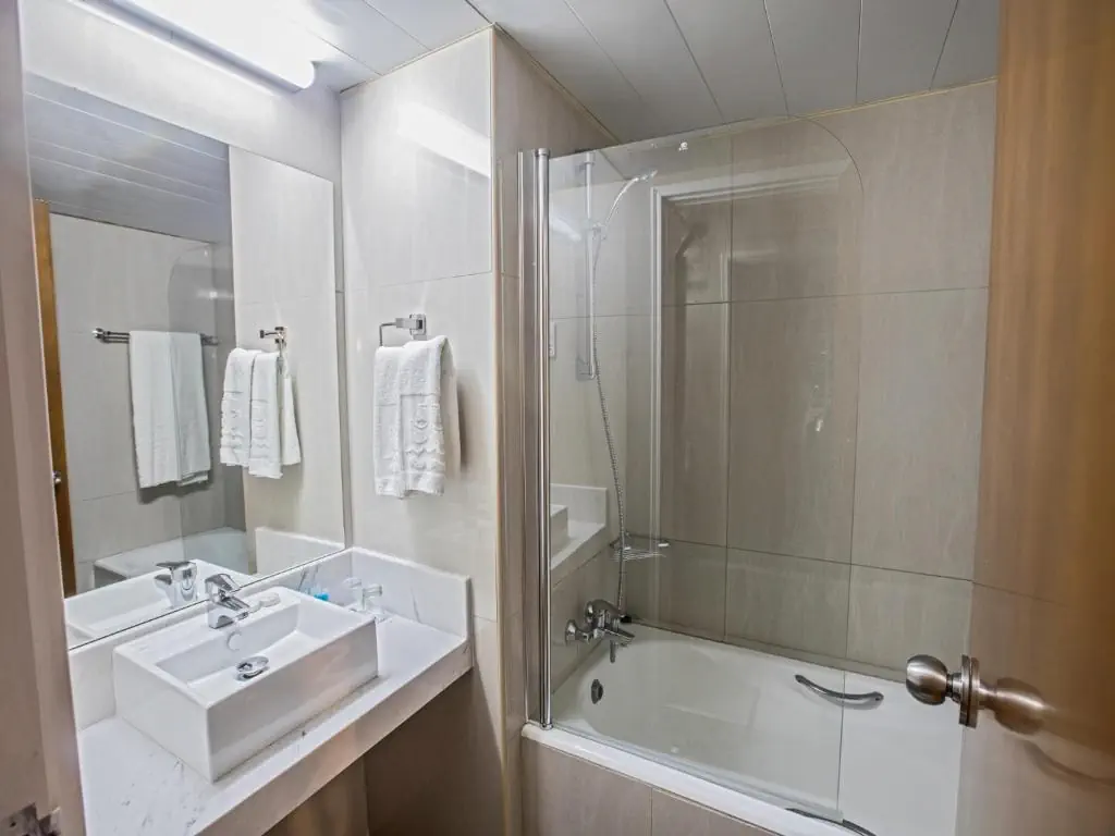 HOTEL: Nelia Sea Breeze