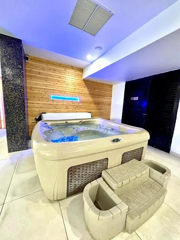 HOTEL: Nelia Sea Breeze