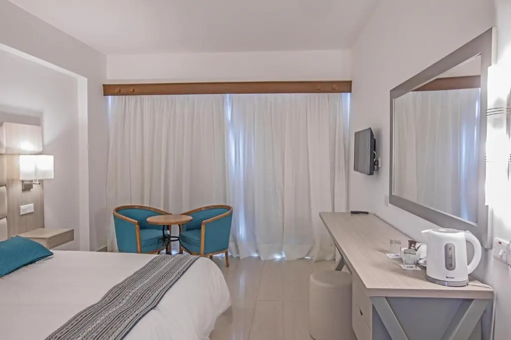 HOTEL: Nelia Sea Breeze