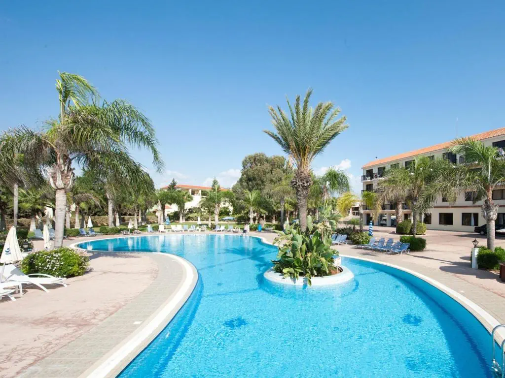 HOTEL: Nelia Sea Breeze