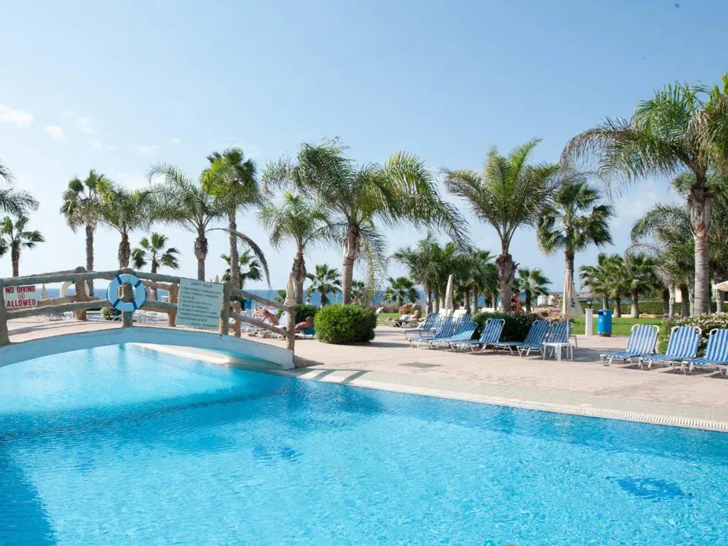 HOTEL: Nelia Sea Breeze