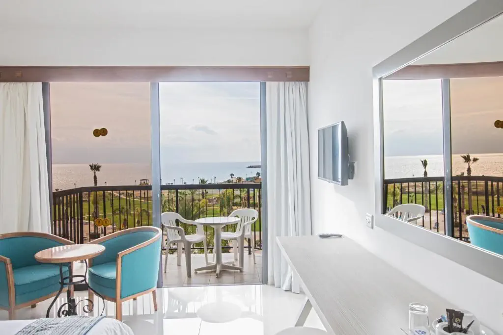 HOTEL: Nelia Sea Breeze