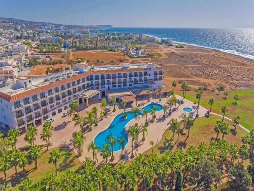 HOTEL: Nelia Sea Breeze
