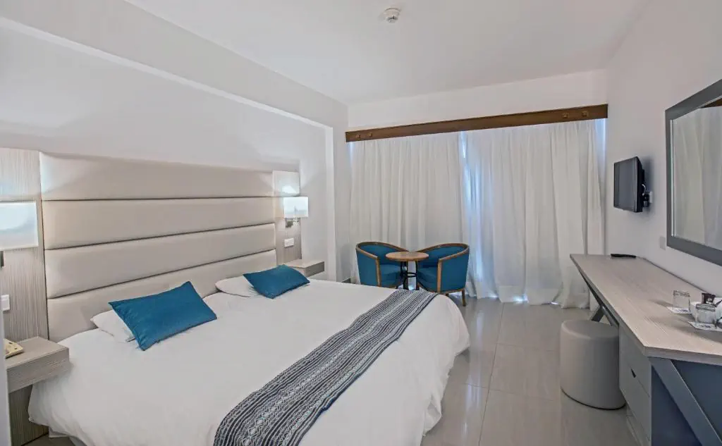 HOTEL: Nelia Sea Breeze