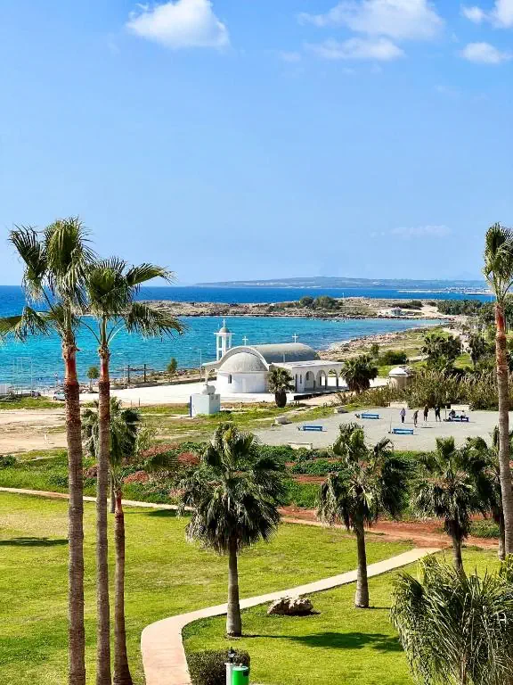 HOTEL: Nelia Sea Breeze