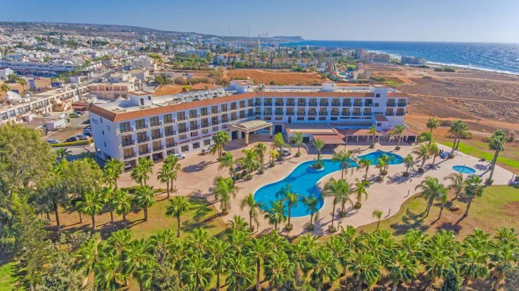 HOTEL: Nelia Sea Breeze