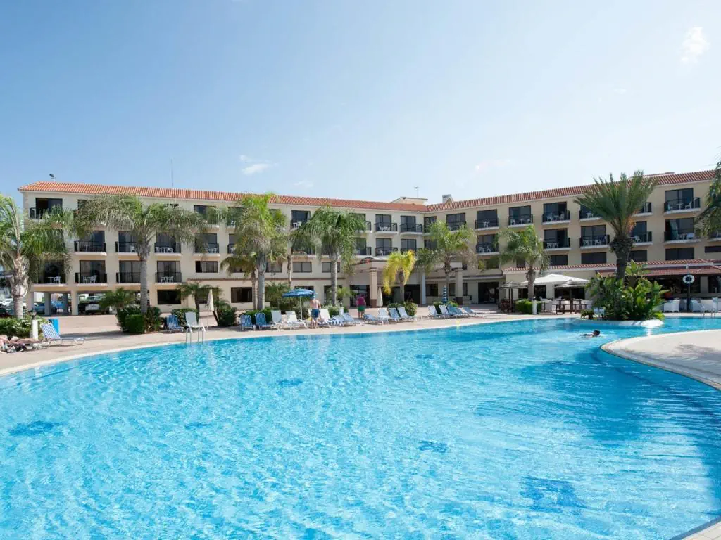 HOTEL: Nelia Sea Breeze