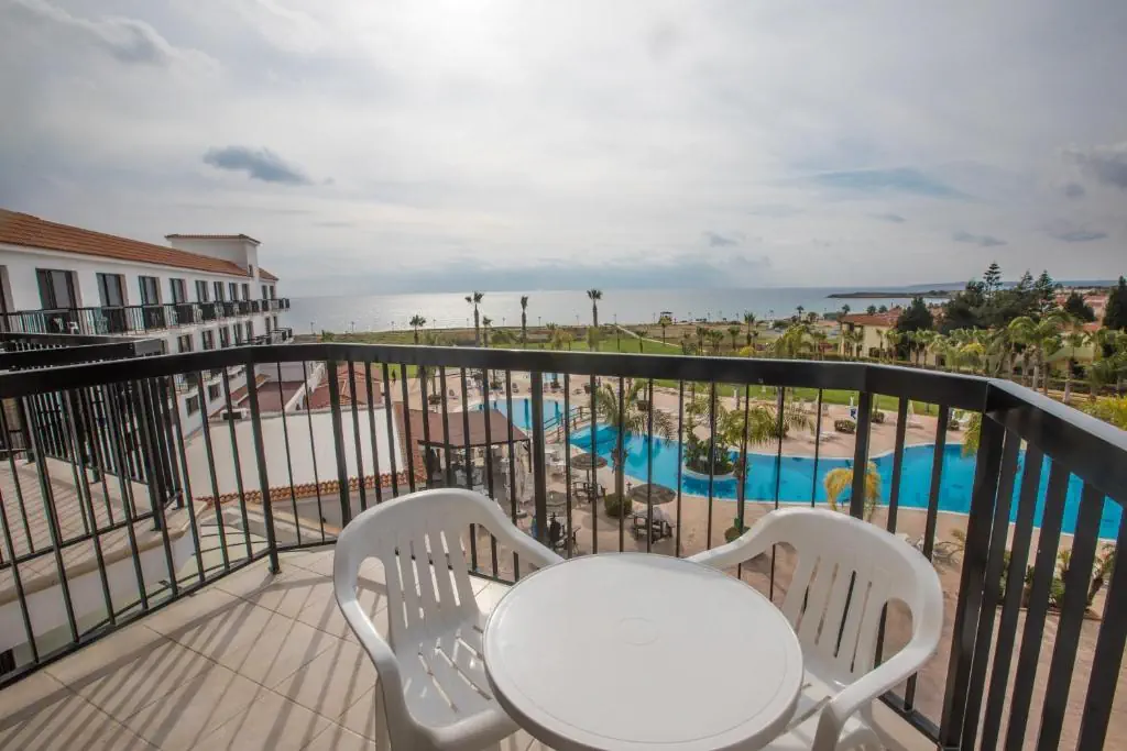 HOTEL: Nelia Sea Breeze