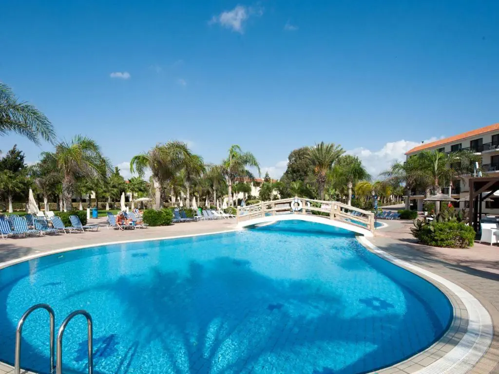 HOTEL: Nelia Sea Breeze