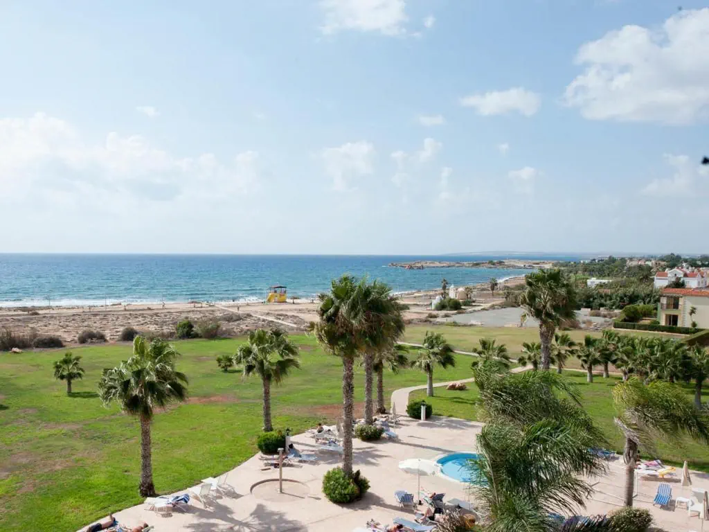 HOTEL: Nelia Sea Breeze