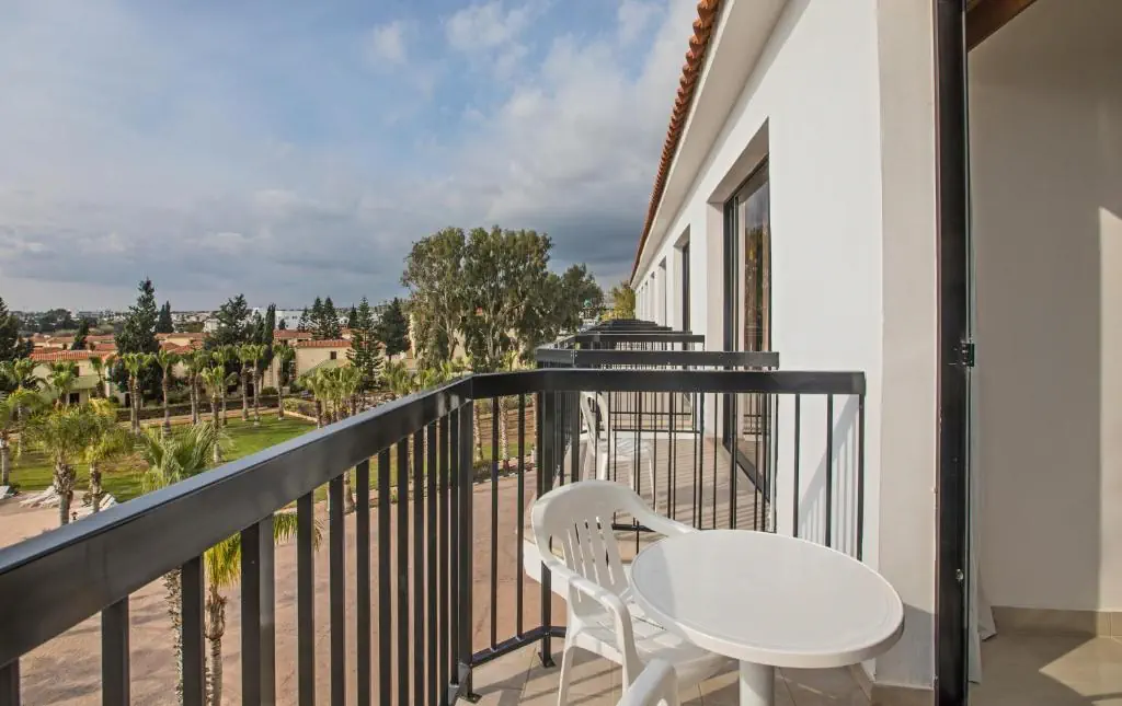 HOTEL: Nelia Sea Breeze