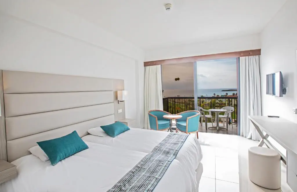 HOTEL: Nelia Sea Breeze