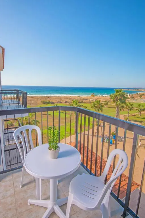 HOTEL: Nelia Sea Breeze