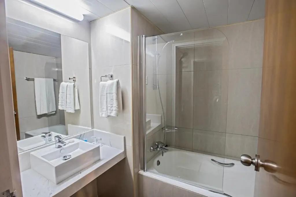 HOTEL: Nelia Sea Breeze