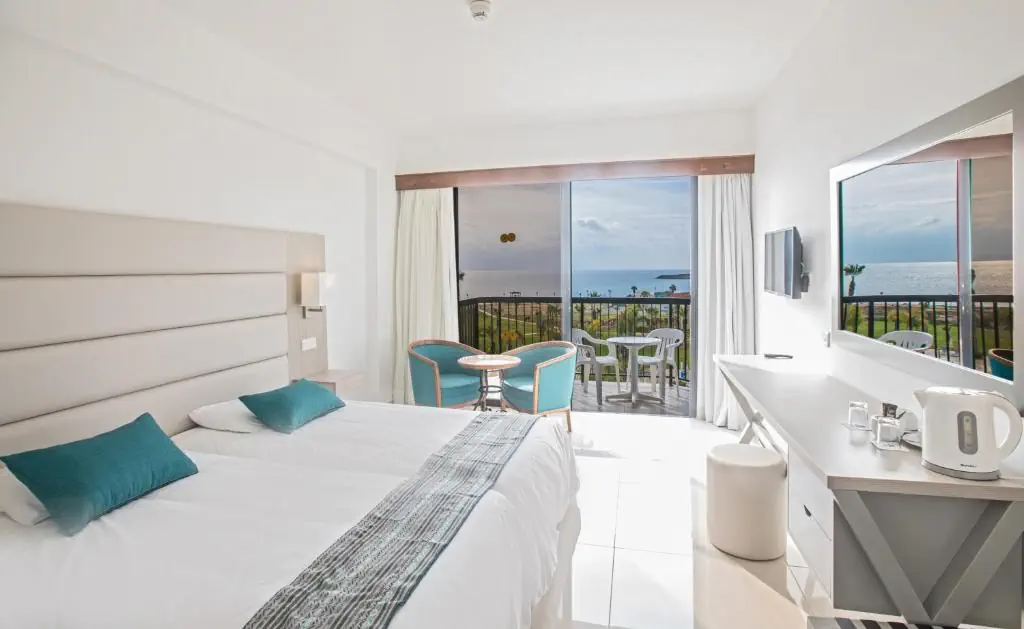 HOTEL: Nelia Sea Breeze
