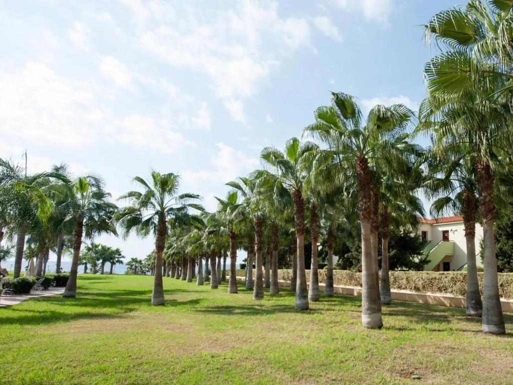 HOTEL: Nelia Sea Breeze