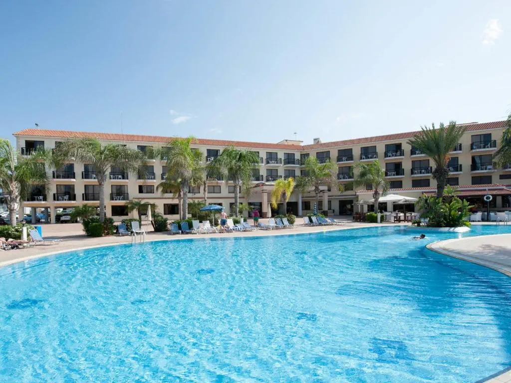 HOTEL: Nelia Sea Breeze