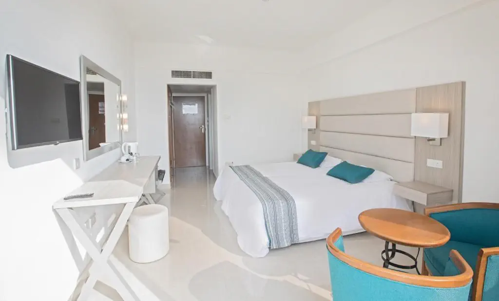 HOTEL: Nelia Sea Breeze