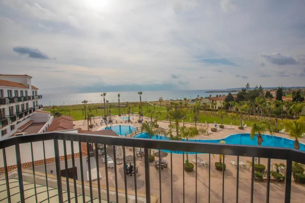 HOTEL: Nelia Sea Breeze