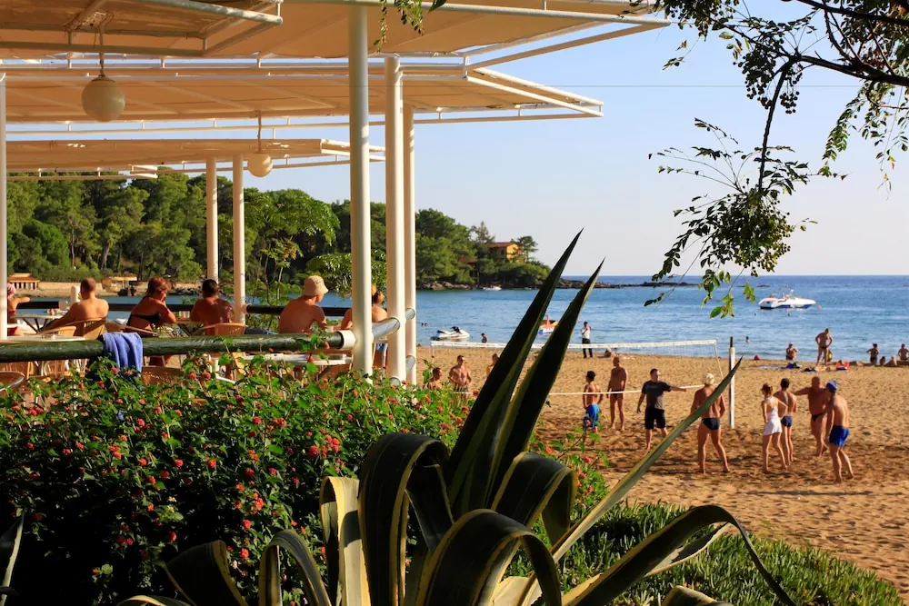 HOTEL: AQI Pegasos Club