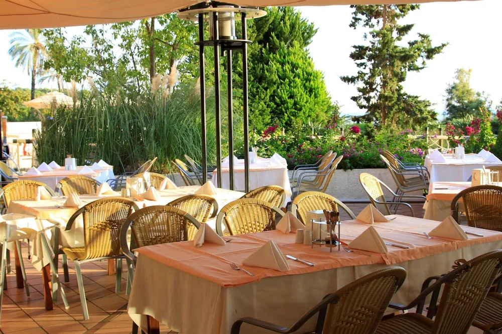 HOTEL: AQI Pegasos Club