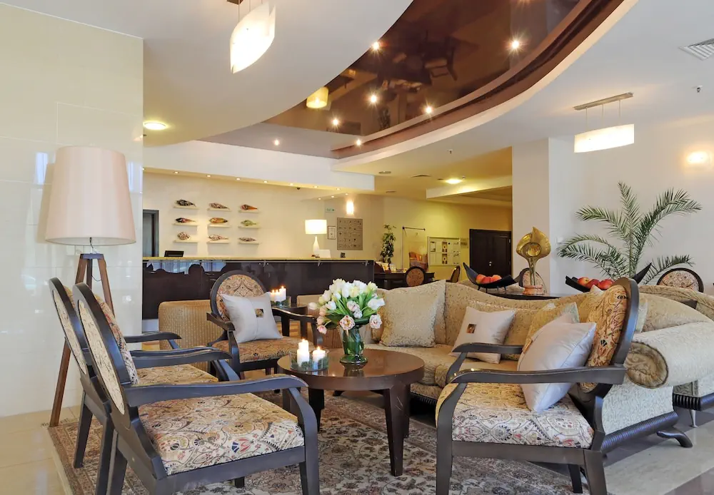 HOTEL: Apollo Spa Resort