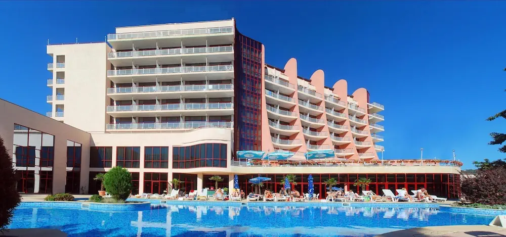 HOTEL: Apollo Spa Resort