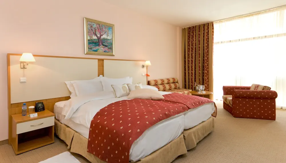 HOTEL: Apollo Spa Resort