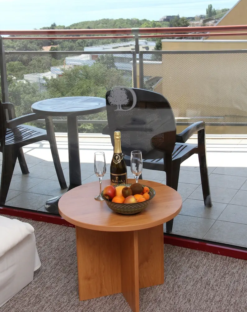 HOTEL: Apollo Spa Resort