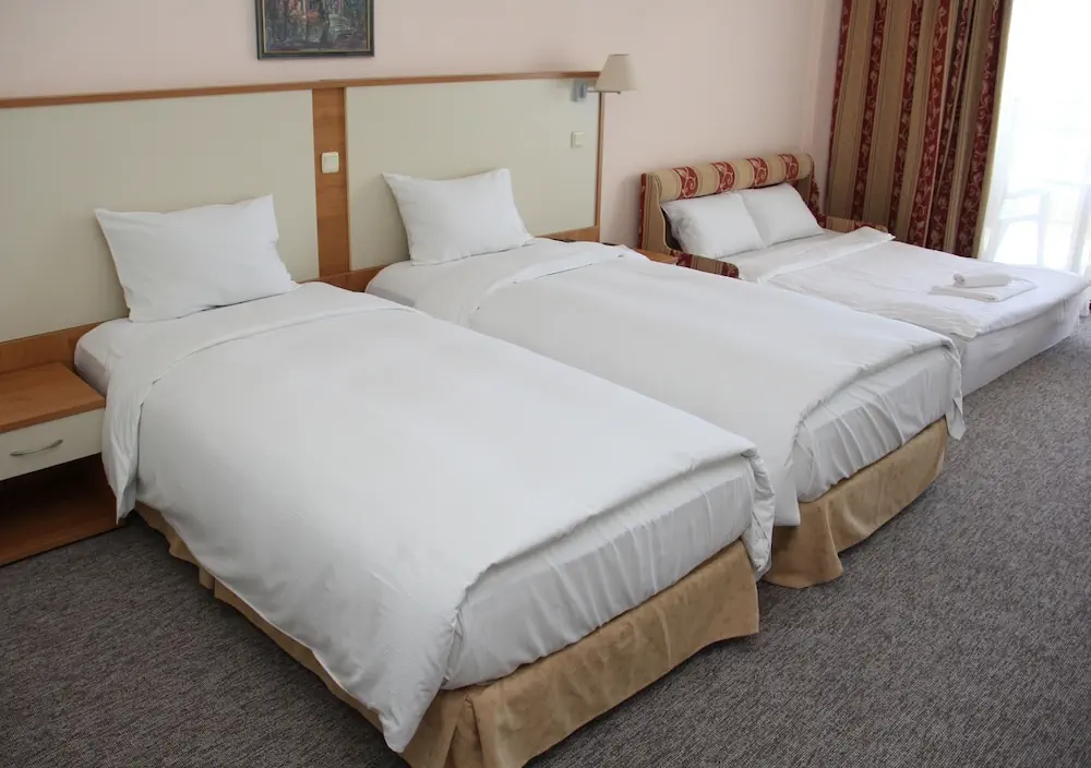 HOTEL: Apollo Spa Resort