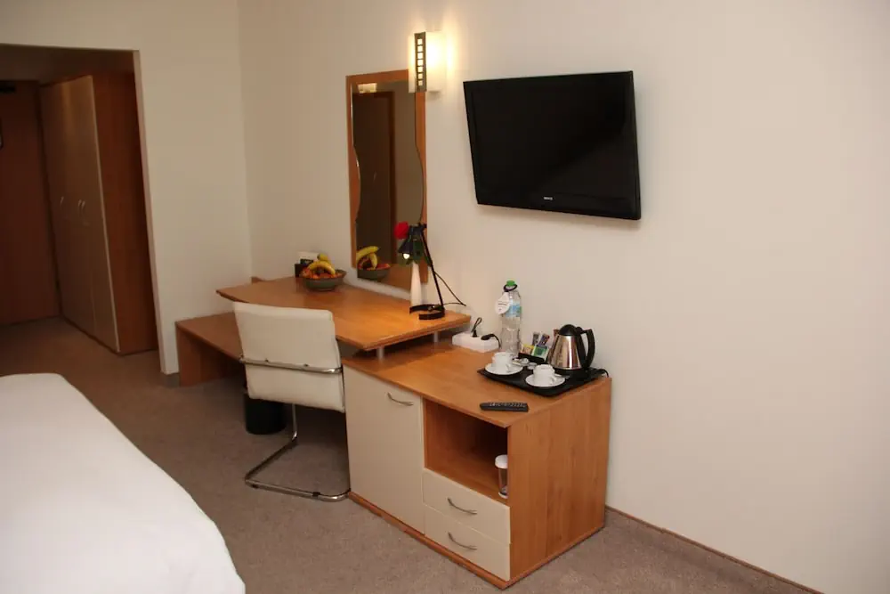 HOTEL: Apollo Spa Resort