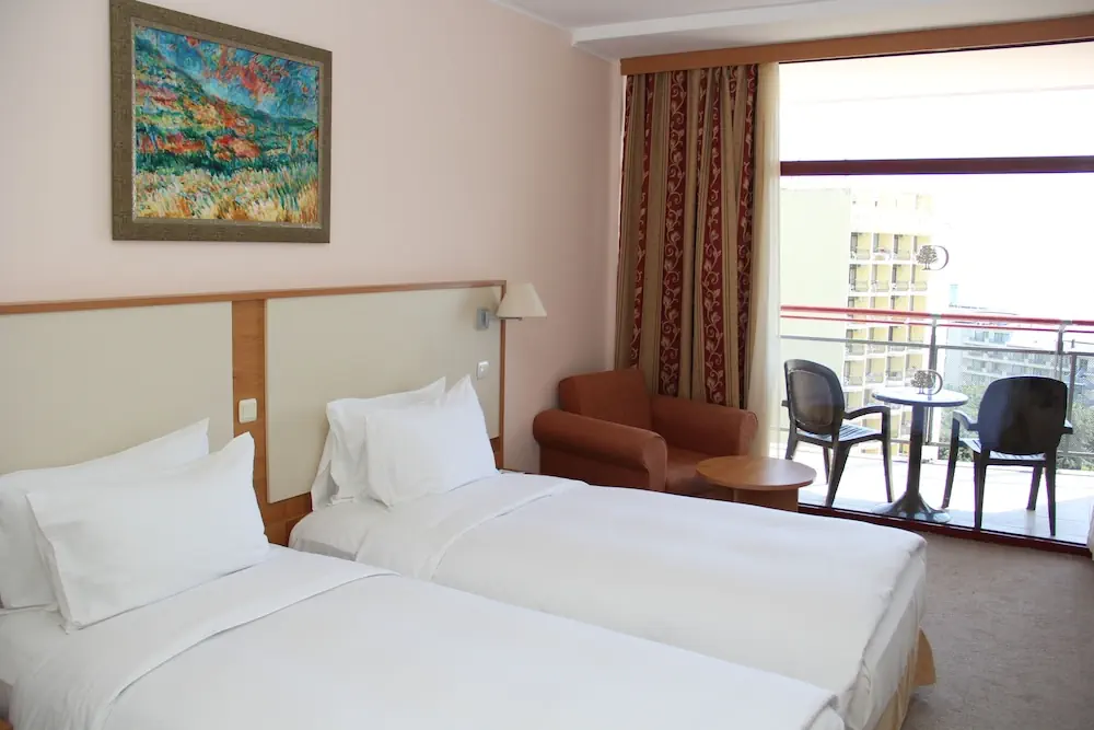 HOTEL: Apollo Spa Resort