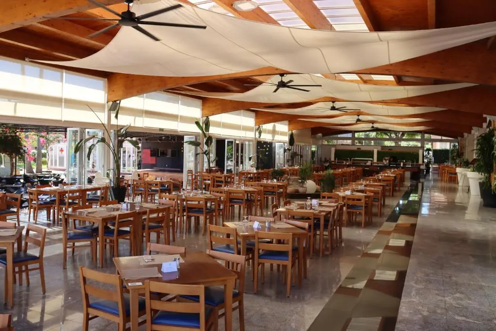 HOTEL: Aparthotel Ciudad Laurel