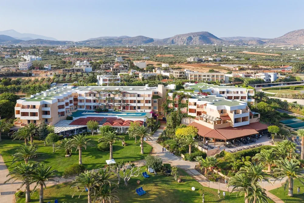 HOTEL: Anissa Beach and Village