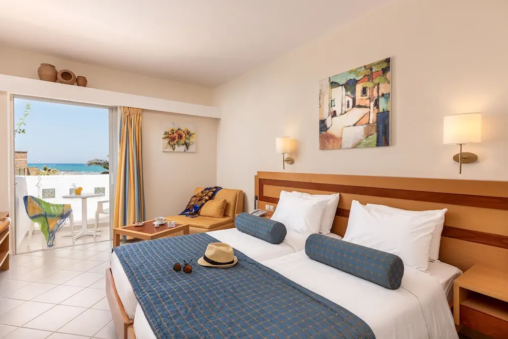 HOTEL: Anissa Beach and Village