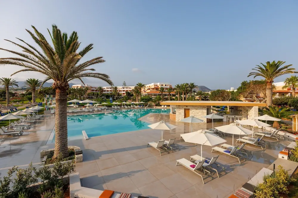 HOTEL: Anissa Beach and Village