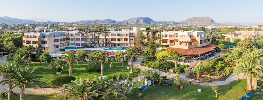 HOTEL: Anissa Beach and Village