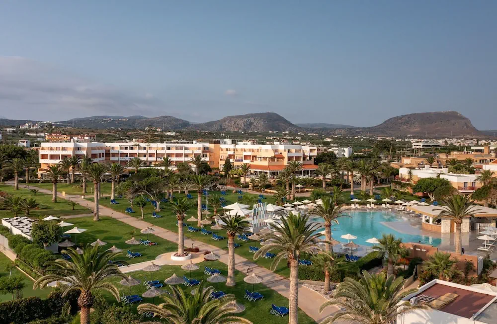 HOTEL: Anissa Beach and Village