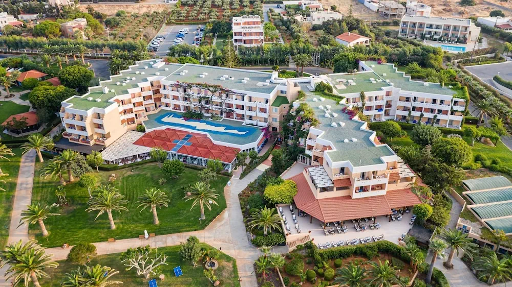 HOTEL: Anissa Beach and Village