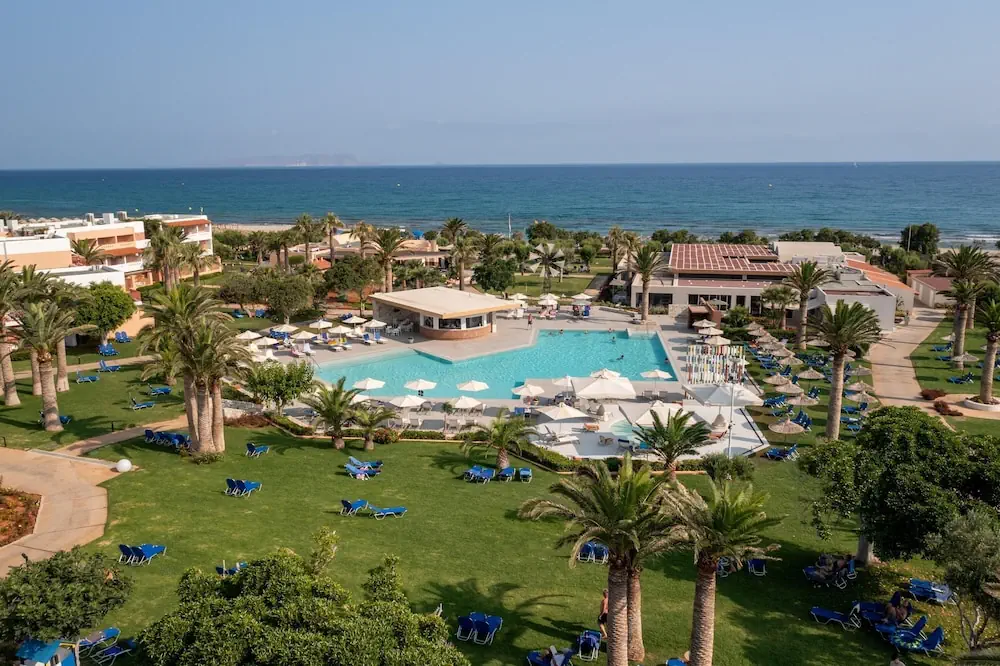 HOTEL: Anissa Beach and Village