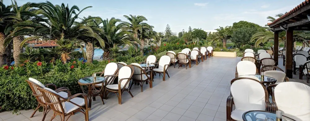 HOTEL: Anissa Beach and Village